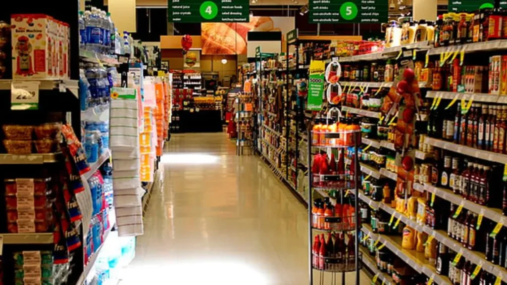Até que horas fica aberto o supermercado aqui perto Até que horas fica aberto o supermercado mais próximo